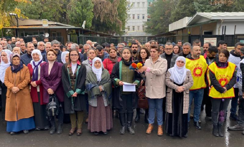 HASTA TUTUKLU YAKINLARININ “ADALET NÖBETİ” 1. YILINDA