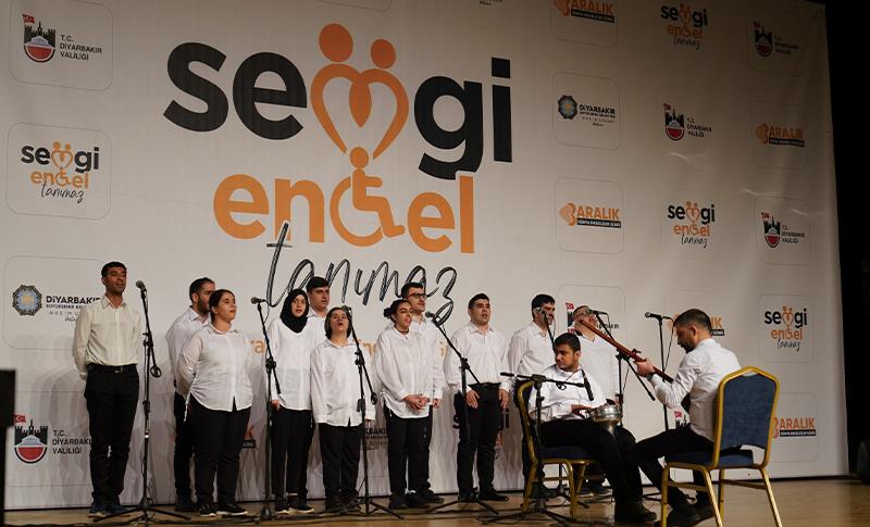 BÜYÜKŞEHİR BELEDİYESİ’NDEN “SEVGİ ENGEL TANIMAZ” ETKİNLİĞİ