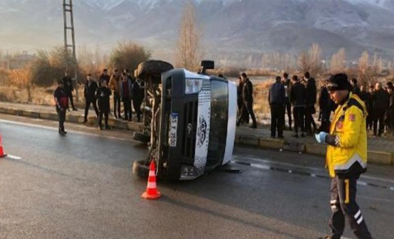 VAN’DA OKUL SERVİSİ KAZA YAPTI! 11 ÖĞRENCİ YARALANDI