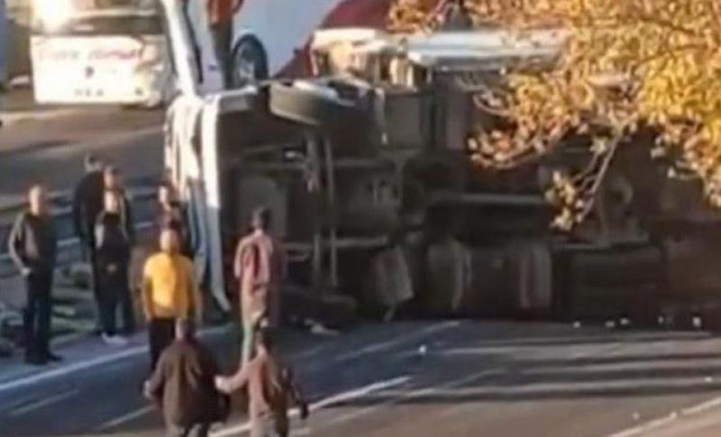 NUSAYBİN’DE TARFİK KAZASI! 1 ÖLÜ, 1 YARALI