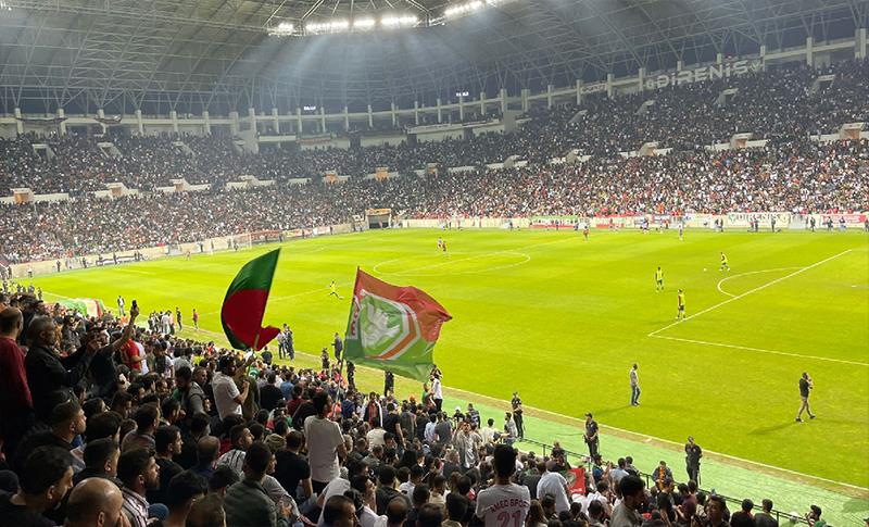 AMEDSPOR’A DEPLASMANDA TARAFTAR YASAĞI DEVAM EDİYOR