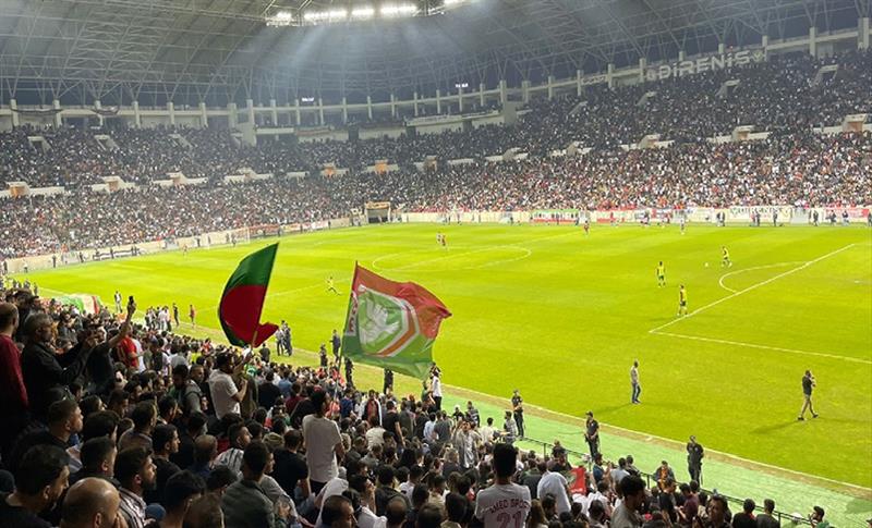 AMEDSPOR’A DEPLASMANDA TARAFTAR YASAĞI DEVAM EDİYOR