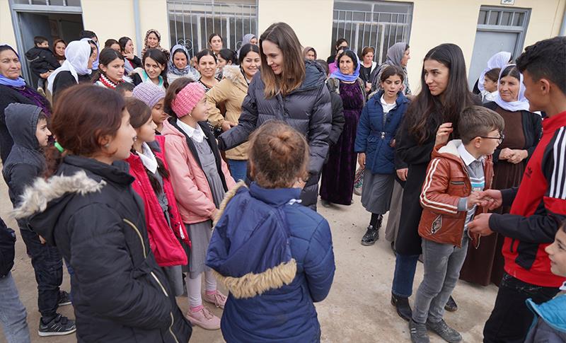 JOLIE VE MURAD KÜRDİSTAN BÖLGESİ’Nİ ZİYARET ETTİ