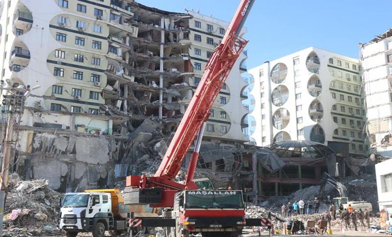 DİYARBAKIR DEPREMİNDE 7 SAĞLIK ÇALIŞANI HAYATINI KAYBETTİ