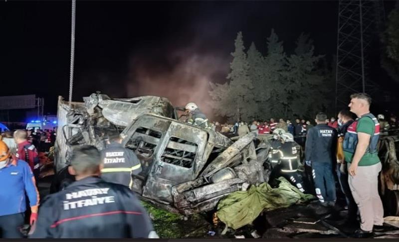 HATAY'DA KORKUNÇ KAZA: 12 ÖLÜ, 31 YARALI