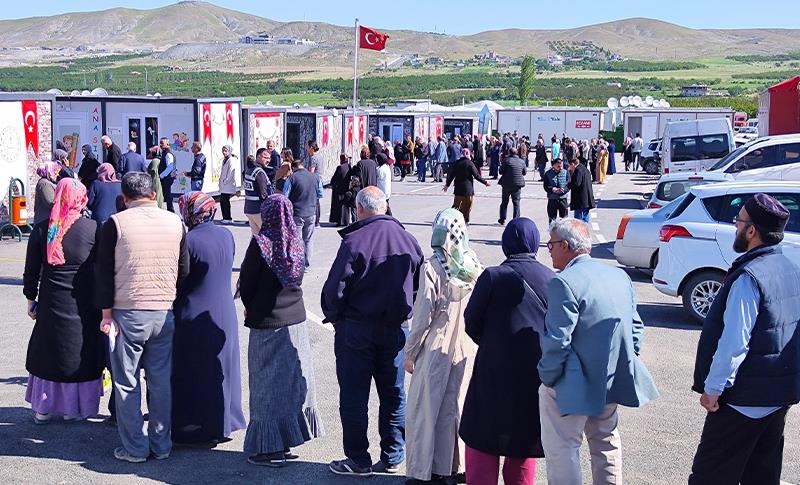 DEPREMZEDELER KONTEYNERLERDE OY KULLANMAYA BAŞLADI