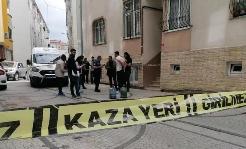 LI STENBOLÊ ZAROKÊ 16 SALÎ DAYÎK, XWIŞK Û CÎRANA XWE KUŞT