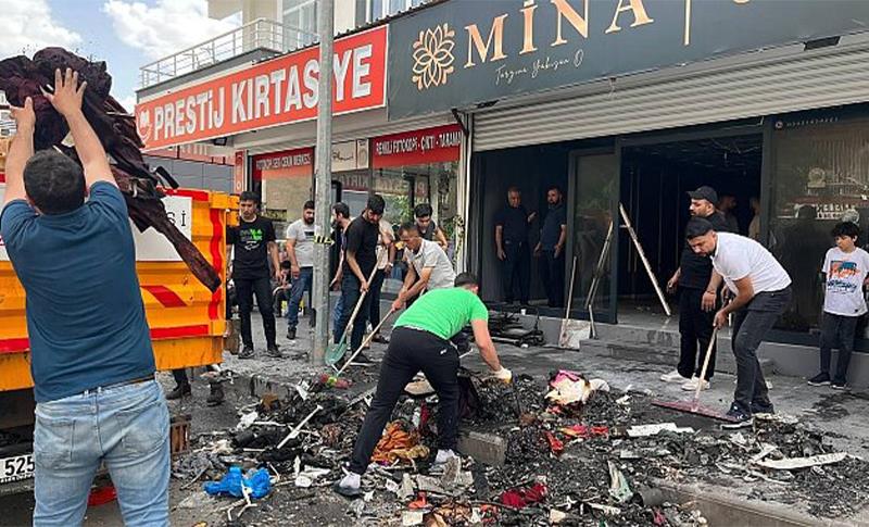 SİGARA İZMARİTİNİN NEDEN OLDUĞU YANGINDA MAĞAZA KÜLE DÖNDÜ