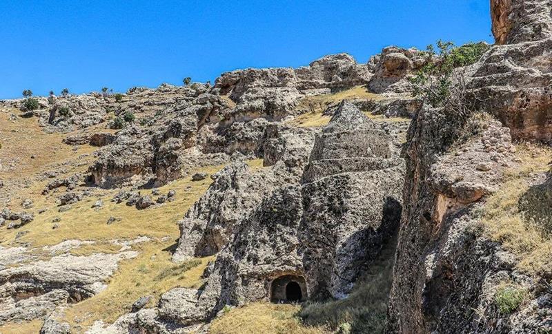 DERKET HOLÊ KU TUNELA VEŞARTÎ YA DI KELHA AYN DARÊ DE RÊYA AVÊ YE