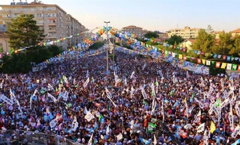 KADINLARDAN DİYARBAKIR’DAKİ MİTİNGE DAVET