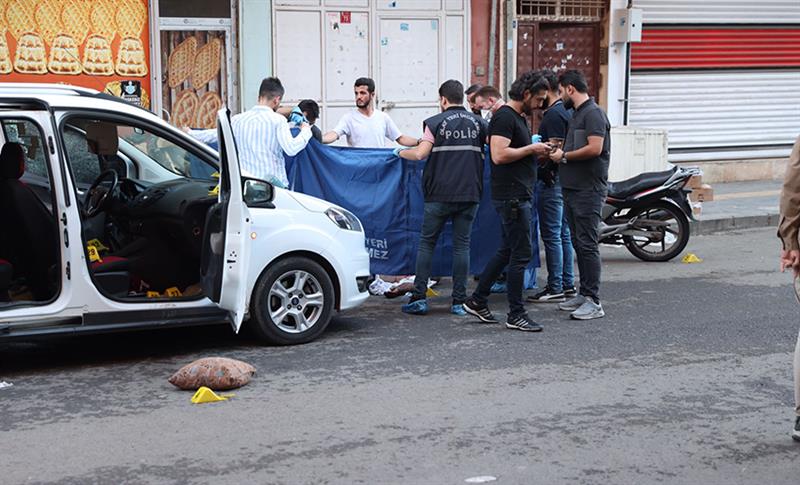 BİSMİL’DE AİLELERİN SİLAHLI KAVGASINDA 3 ÖLÜ, 1 YARALI