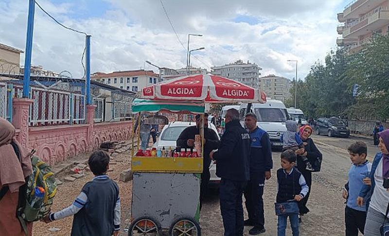 DİYARBAKİR'DA OKUL ÇEVRESİNDEKİ SEYYAR SATICILARA  CEZA !