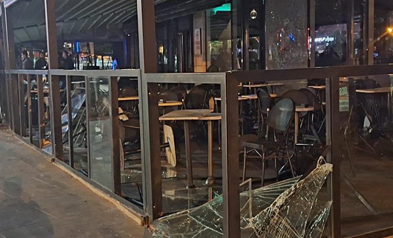 DİYARBAKIR'DA STARBUCKS'A SALDIRI