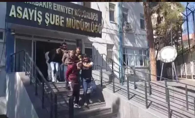 DİYARBAKIR VE İZMİR´DE ‘MAKYAJ´ OPERASYONU: 8 TUTUKLAMA