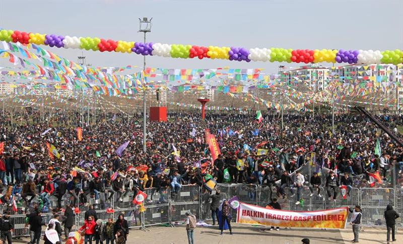 DİYARBAKIR’DA NEWROZ TERTİP KOMİTESİ’NE AÇILAN DAVA ERTELENDİ