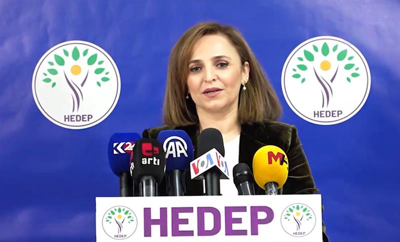 HEDEP: EM Ê LI HER DERÊ NAMZETÊN XWE NÎŞAN BIDIN