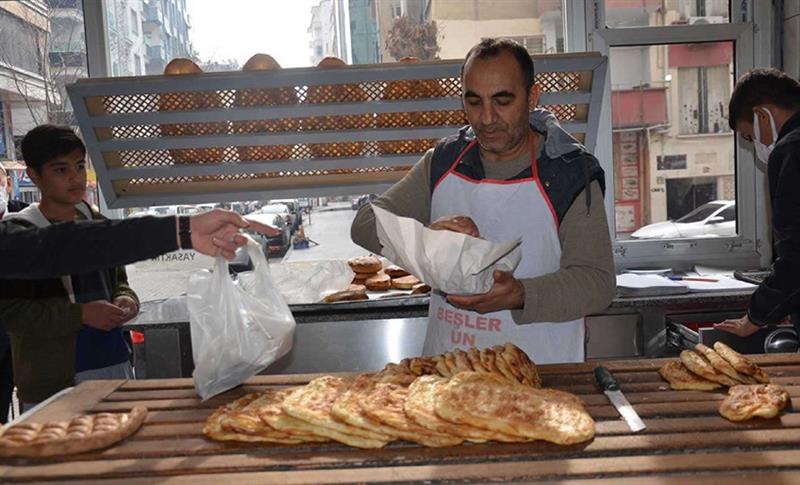 DİYARBAKIR’DA EKMEK FİYATLARINA ZAM GELDİ