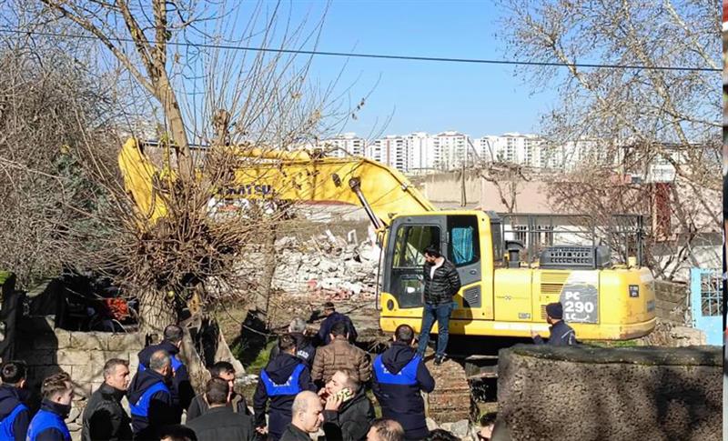 DİYARBAKIR FABRİKA MAHALLESİ’NDE YIKIM BAŞLADI