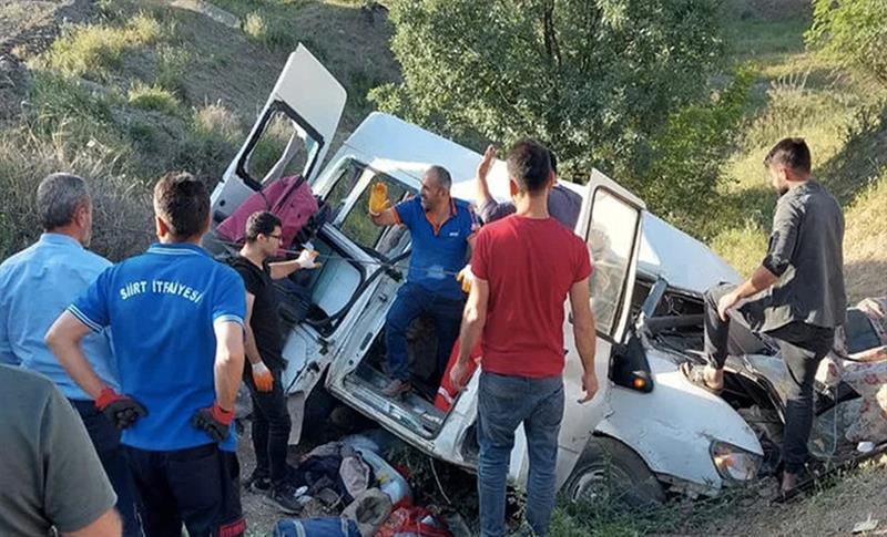 MÎNÎBUSA KARKERAN LI SÊRTÊ QELIBÎ Û 11 KES BIRÎNDAR BÛN