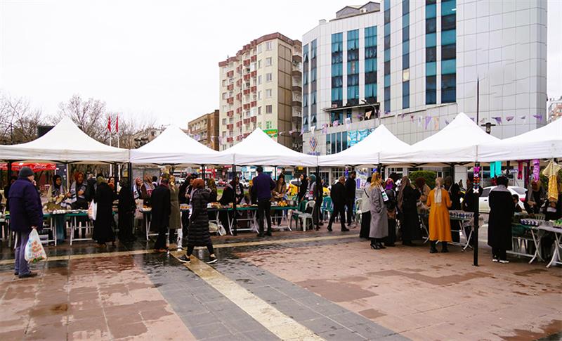 FİLİSTİN HALKIYLA DAYANIŞMA İÇİN DAĞ KAPI’DA KERMES DÜZENLENDİ