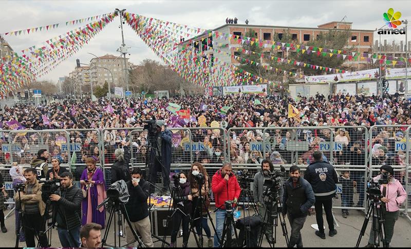 8 MART DİYARBAKIR’DA KUTLANIYOR