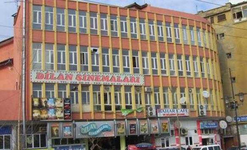 DAĞ KAPI MEYDANINDAKİ DİLAN SİNEMALARI SATILIĞA ÇIKARILDI