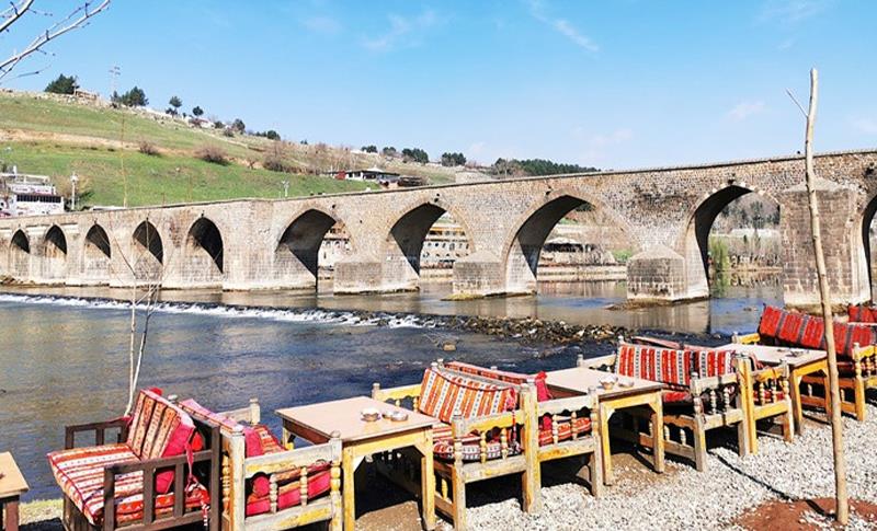 DİYARBAKIR MİMARLAR ODASI DİCLE KIYISINDAKİ YAPILARI SORDU