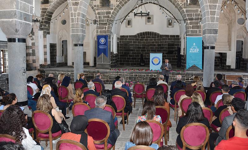 LI NAVENDA ÇAND Û HUNERÊ YA ZANÎNGEHA DÎCLÊYÊ KONSERTA HELBESTÊ YA PIRZIMANÎ HAT LIDARXISTIN