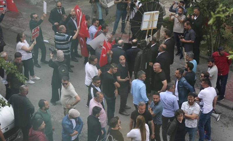 HDP GENEL MERKEZİ ÖNÜNDE PROVOKASYON