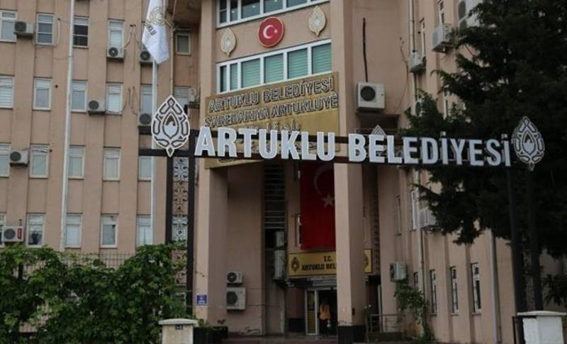 LI ŞAREDARÎYA ARTUKLUYÊ ÎDÎAYA 13 ENDAMÊN MECLÎSA AKP'Ê SERLÊDANA ÎSTIFAYÊ KIRIN