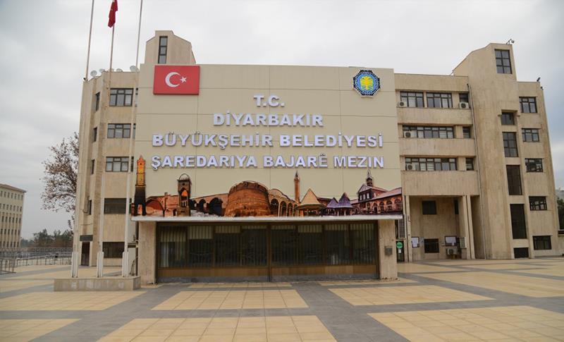 BÜYÜKŞEHİR BELEDİYESİ’NDE İKİ DAİRE BAŞKANI GÖREVDEN ALINDI